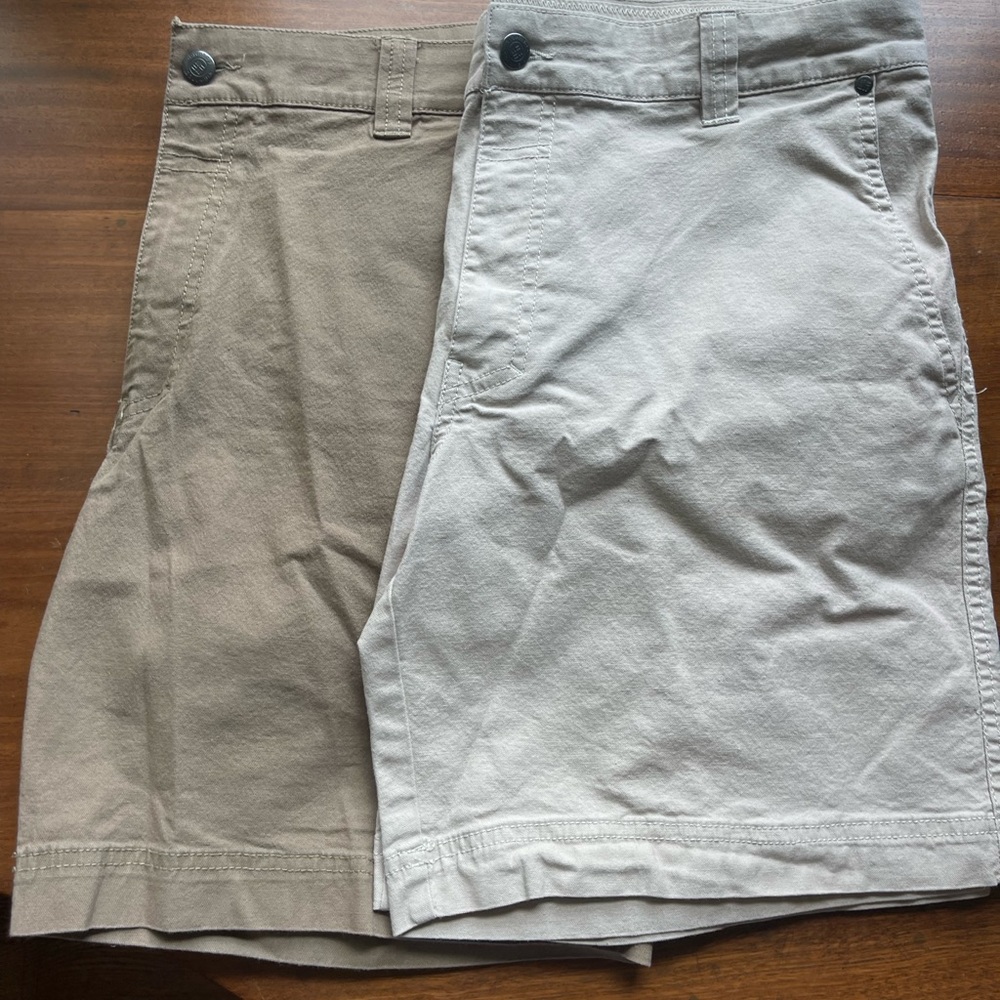 2 pair Columbia Columbia Men's light stone and khaki Shorts 8 inch length sz 36
